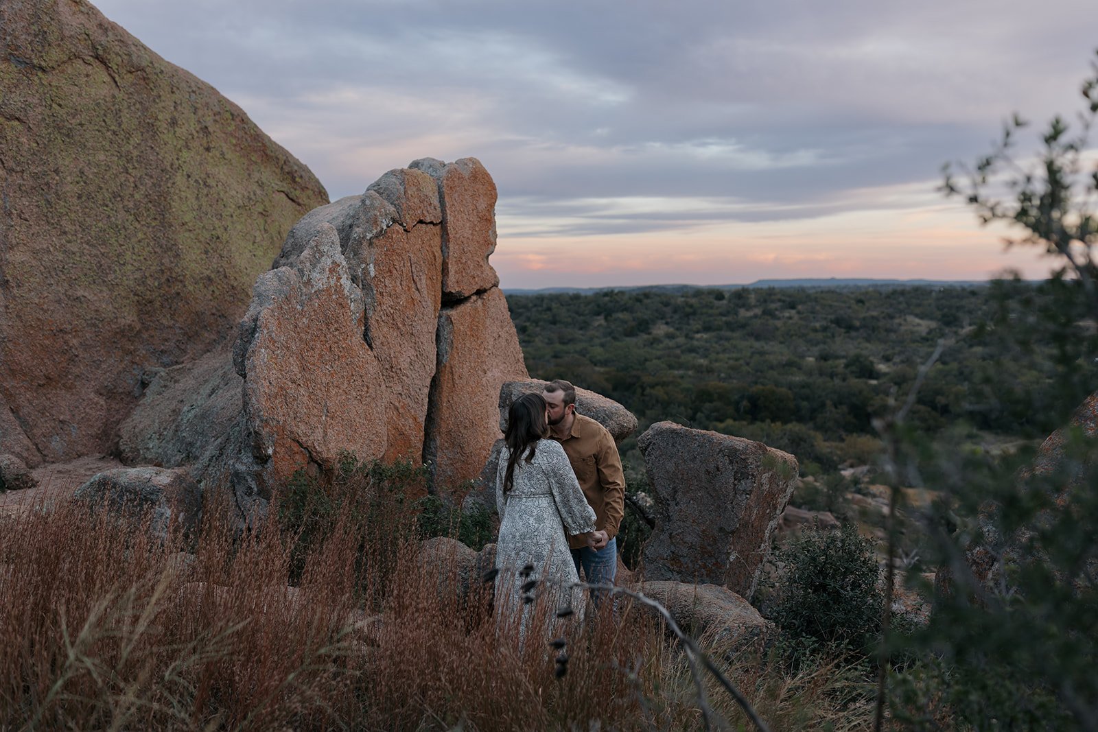 Don't forget to wait till sunset for some seriously swoon-worthy Enchanted Rock engagement photos