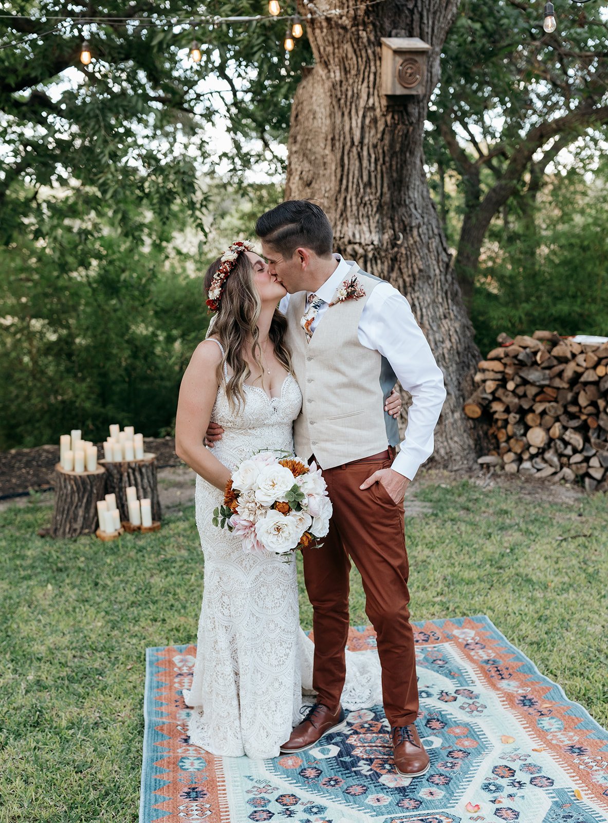 I loved all the rustic Autumn details that were so natural at this venue